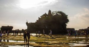 Храмът в морето ТаханЛог по обяд