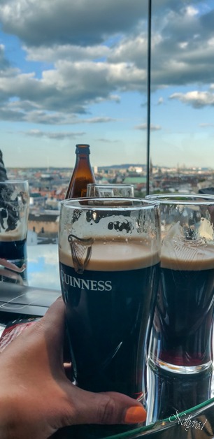Гледка от последния етаж на Guinness Storehouse 